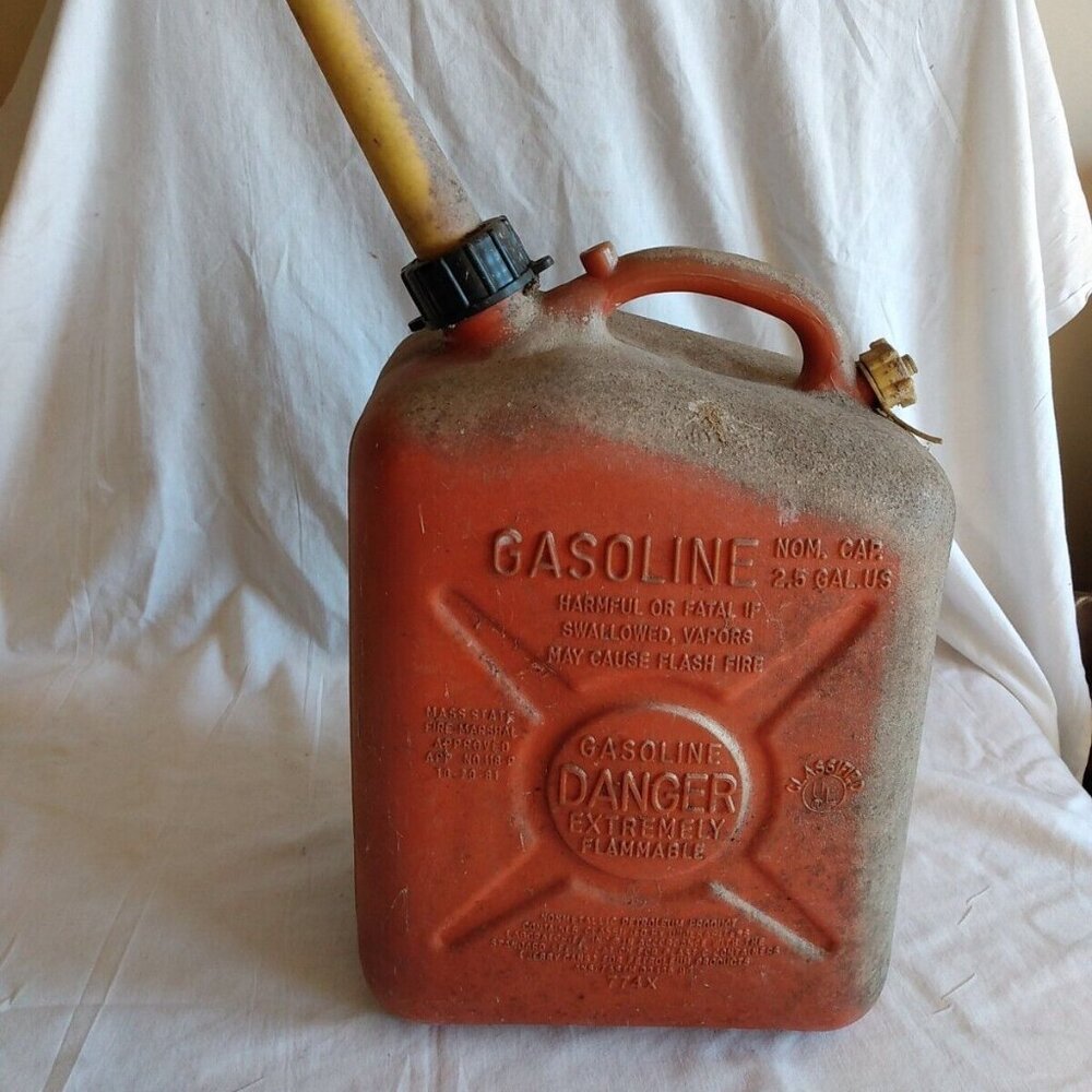 Scepter Vintage Red Fuel Can  2.5 Gallon / 10 L Outdoor Camping